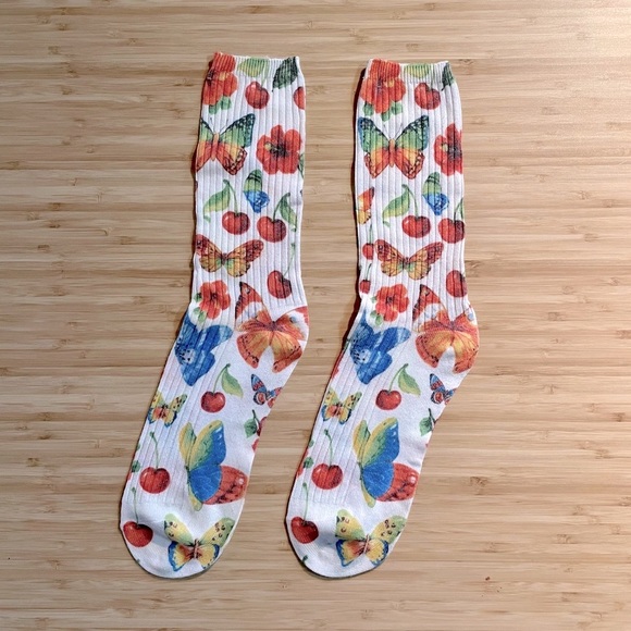 Vintage Socks 🔸Very good condition🔹Butterfly 🦋Cherry 🍒Hibiscus 🌺 Odd sox - Picture 1 of 3